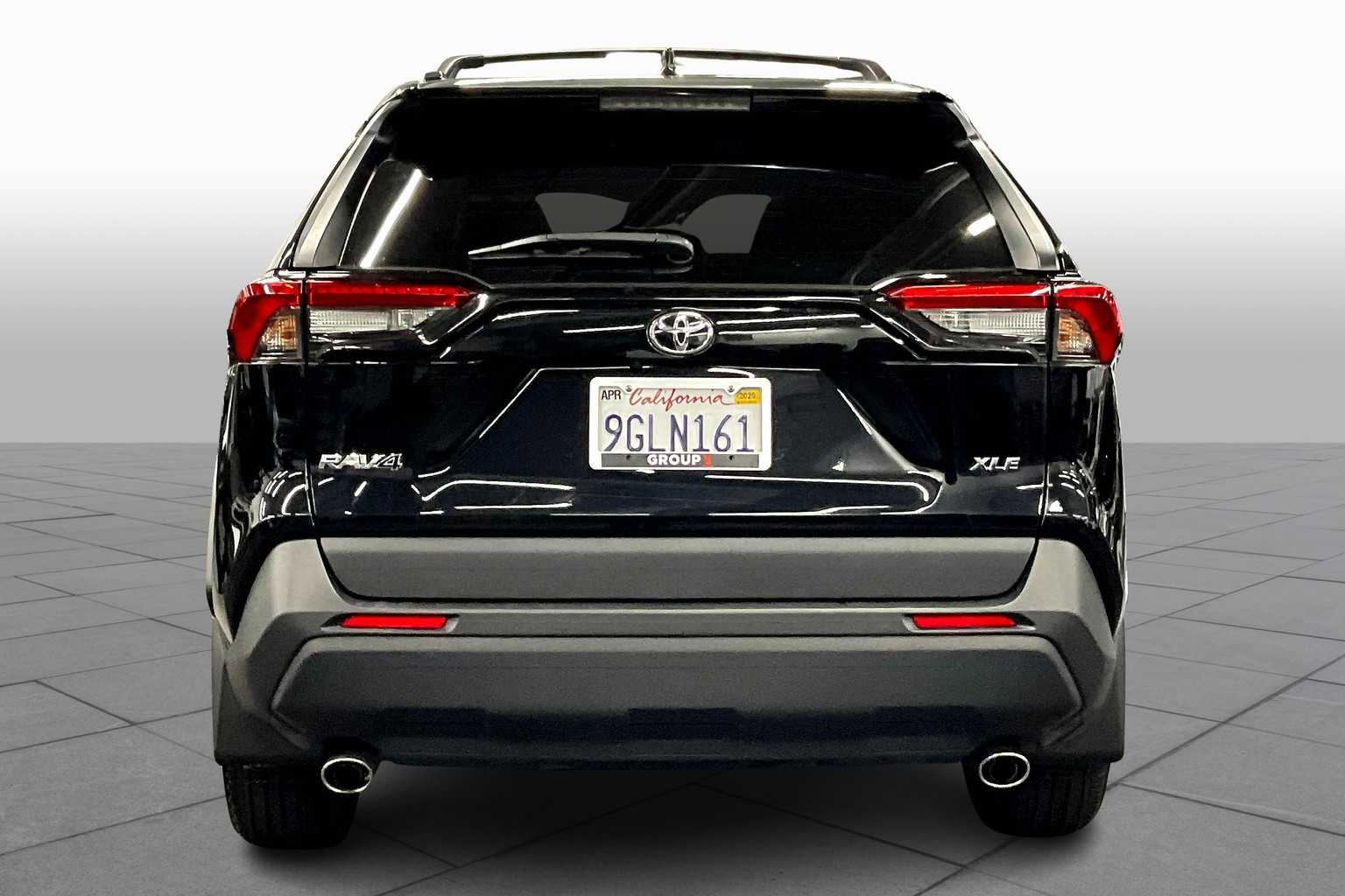 2023 Toyota RAV4 XLE photo 4