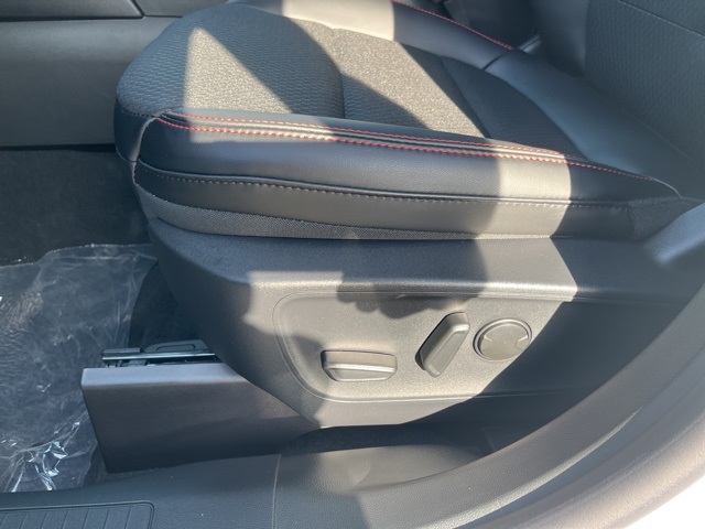 2025 Ford Escape Hybrid ST-Line Select photo 10