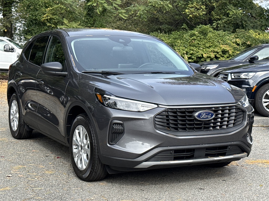 2025 Ford Escape Active's photo