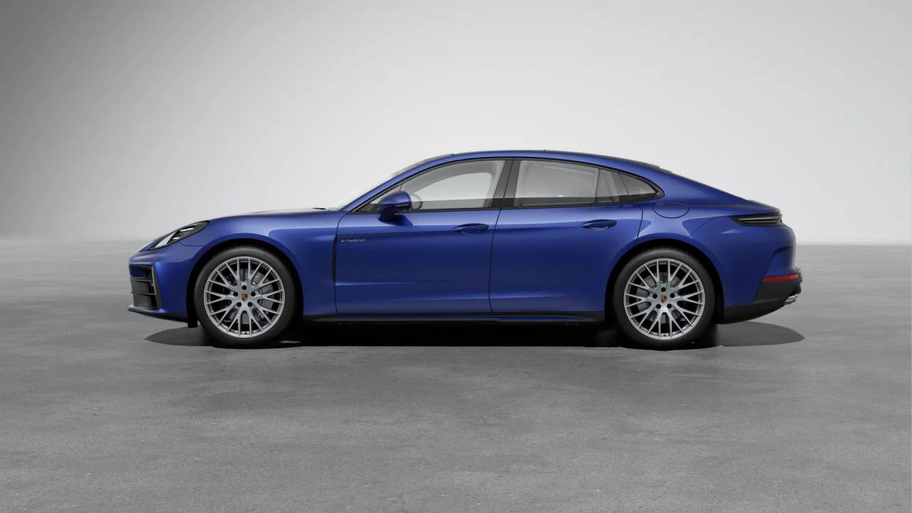 2026 Porsche Panamera 4 E-Hybrid photo 2