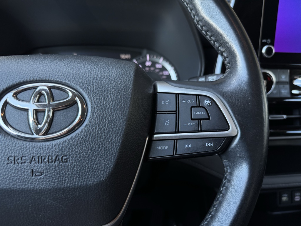 2023 Toyota Highlander L photo 19