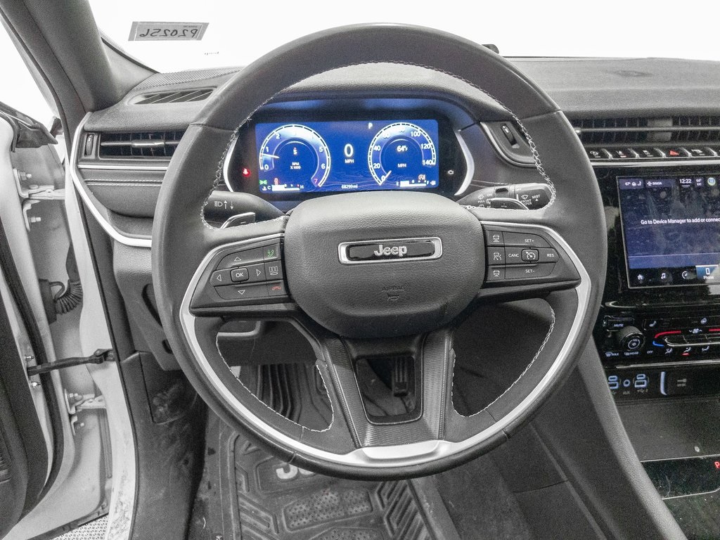 2023 Jeep Grand Cherokee Altitude photo 11