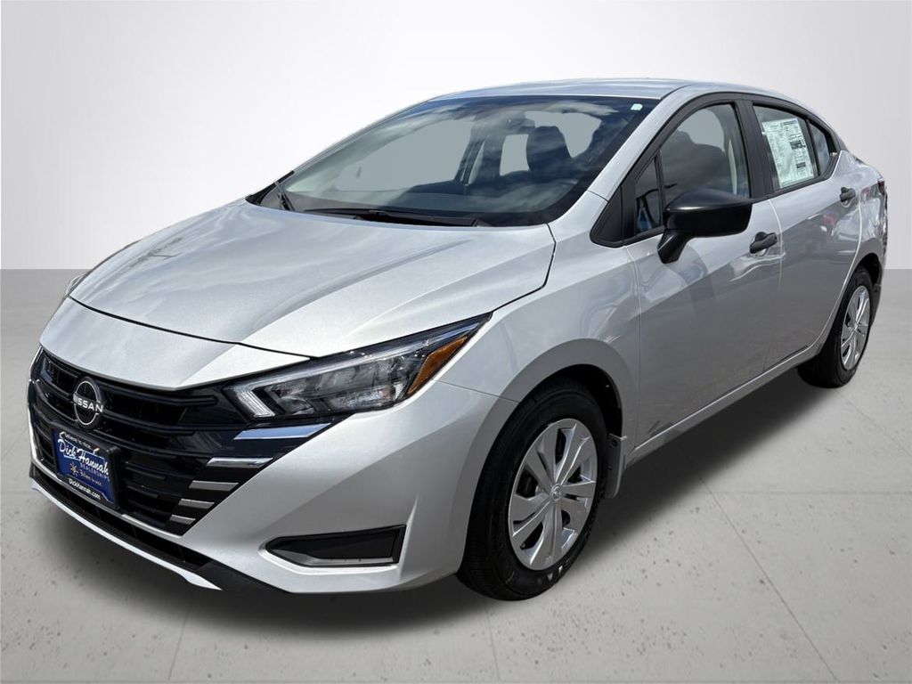 2025 Nissan Versa 1.6 S photo 2