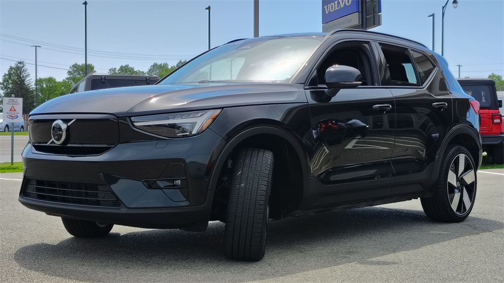 2023 Volvo XC40 Recharge Ultimate photo 5