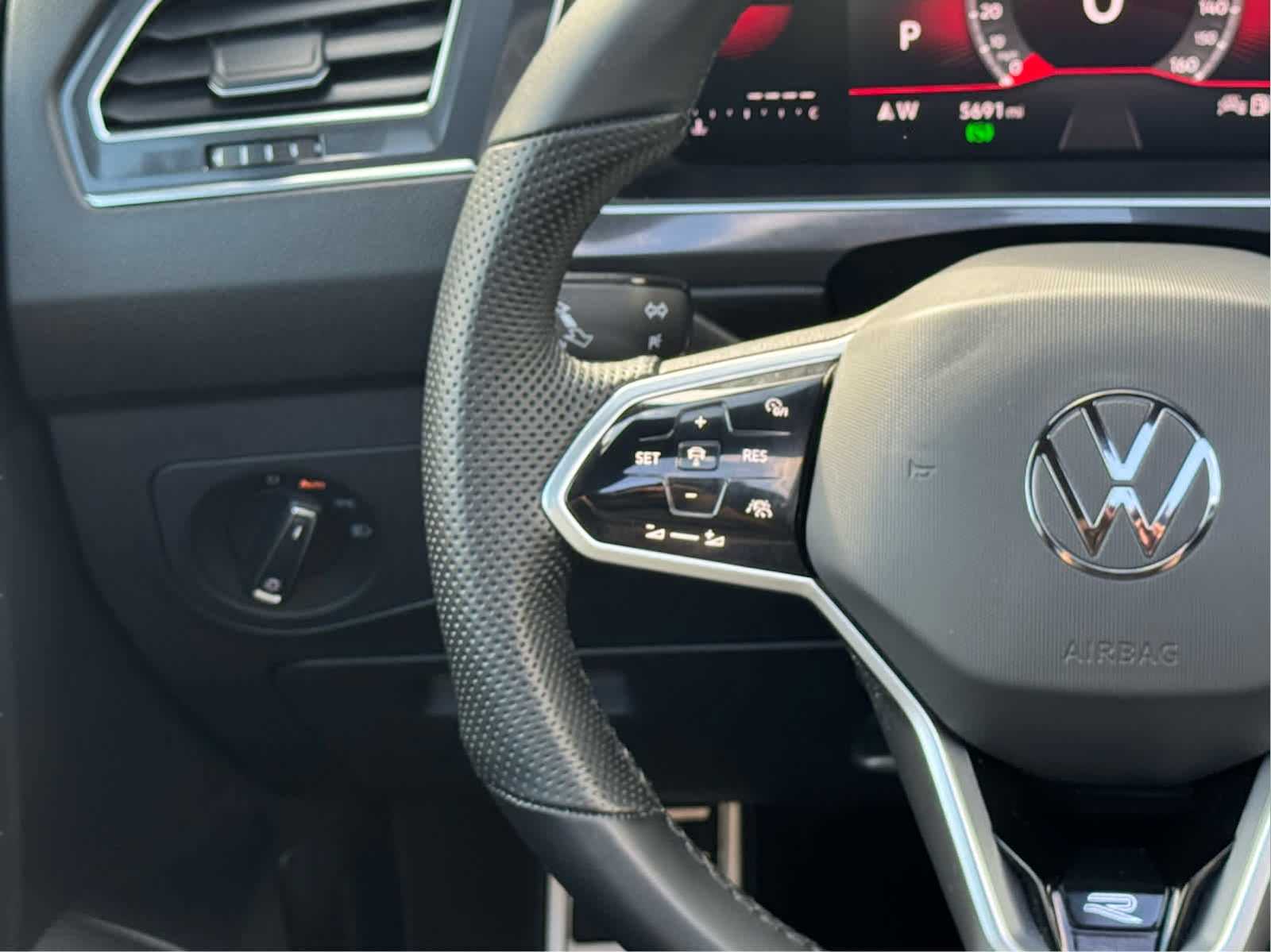 2023 Volkswagen Tiguan SE R-Line Black photo 29