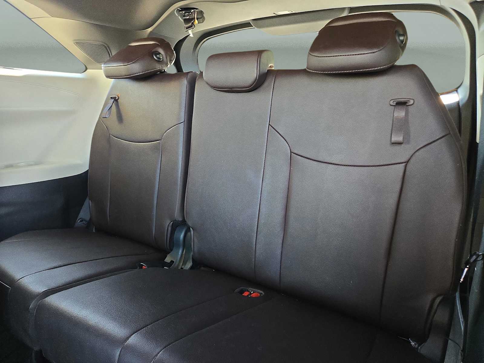 2024 Toyota Sienna Platinum photo 11