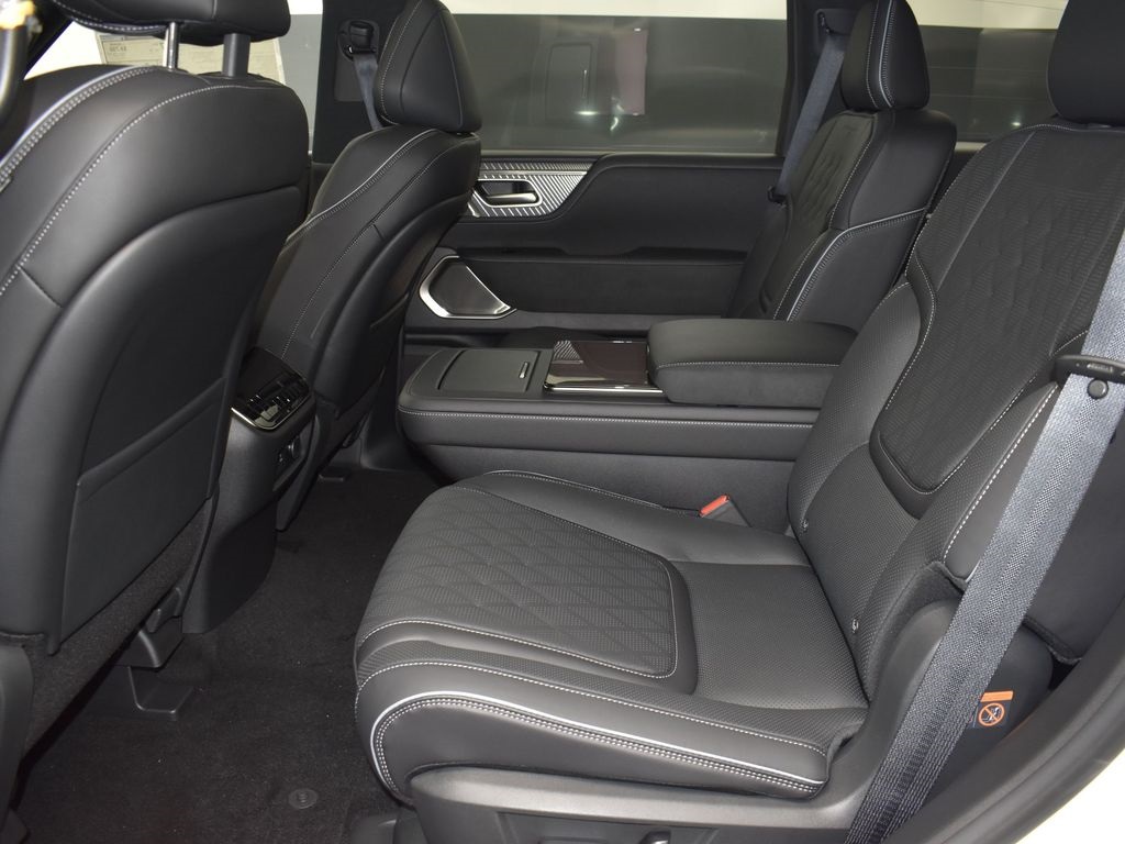 2026 Infiniti QX80 photo 15