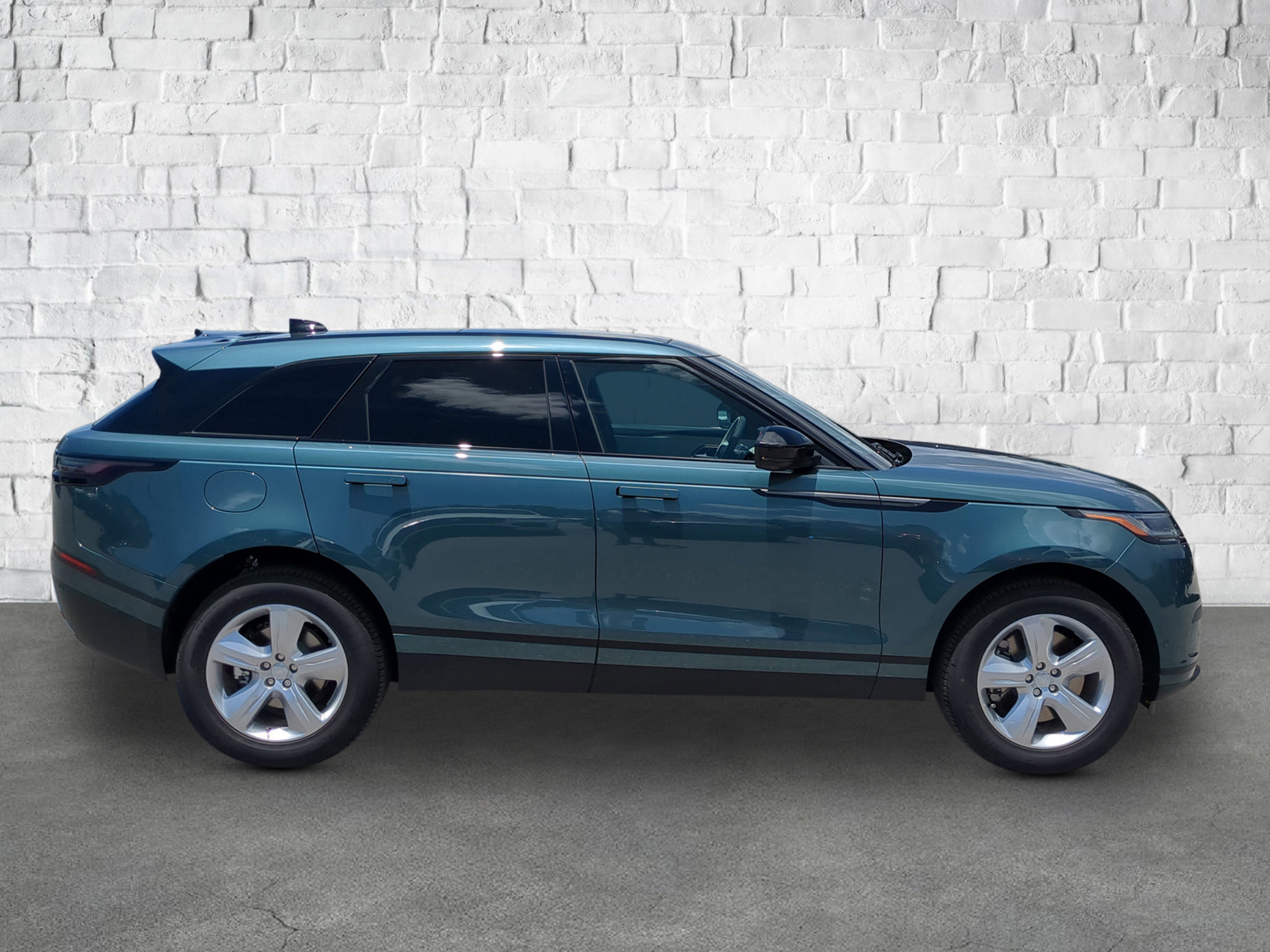 2026 Land Rover Range Rover Velar S photo 7