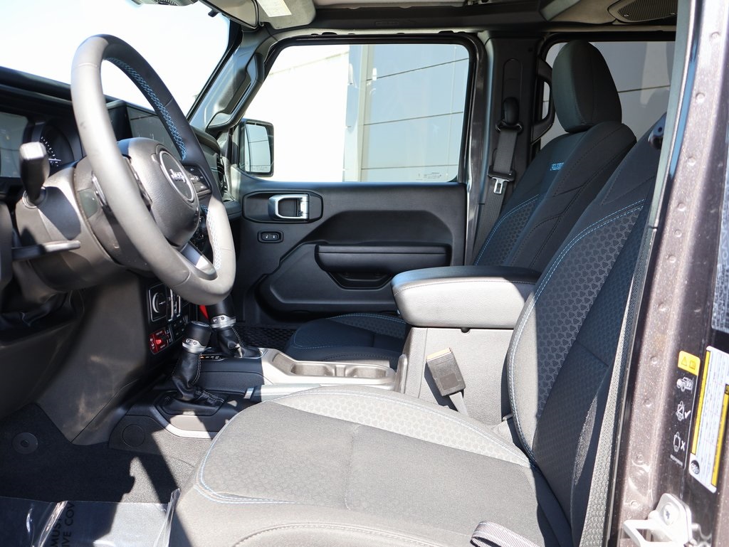 2024 Jeep Wrangler Rubicon 4xe photo 21