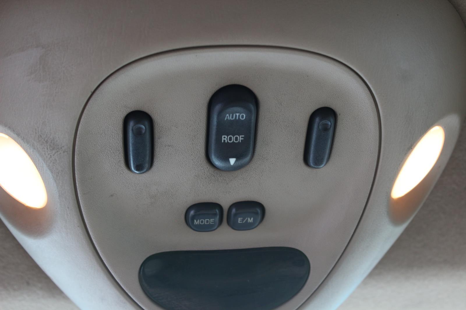 2004 Ford F-350 Lariat photo 23