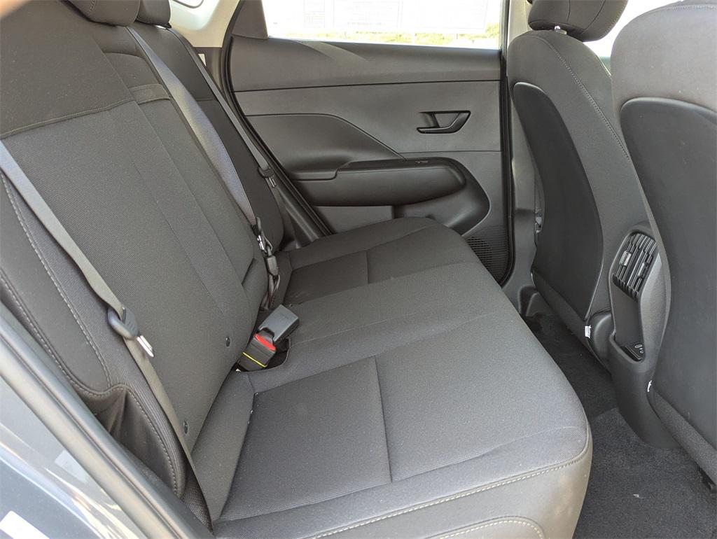 2025 Hyundai Kona Electric SEL photo 28