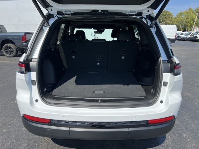 2025 Jeep Grand Cherokee Altitude photo 19