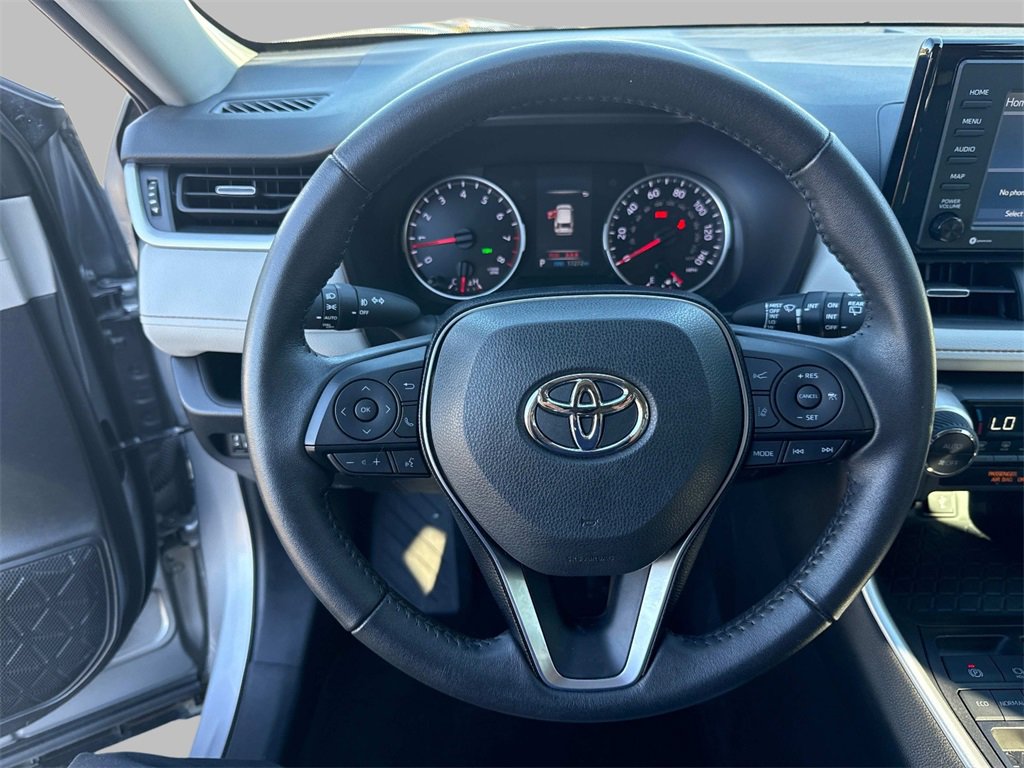 2020 Toyota RAV4 XLE Premium photo 23
