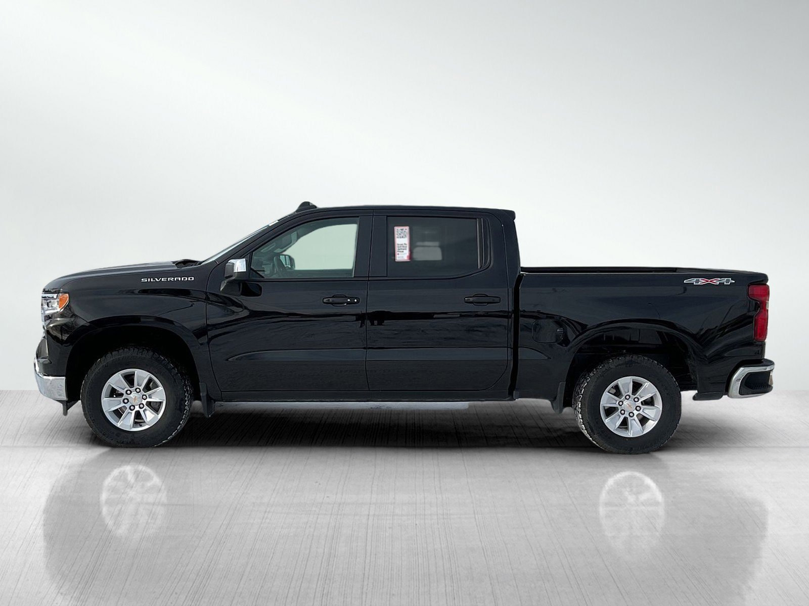 Used 2025 Chevrolet Silverado 1500 LT with VIN 1GCUKDEDXSZ134513 for sale in Brainerd, Minnesota