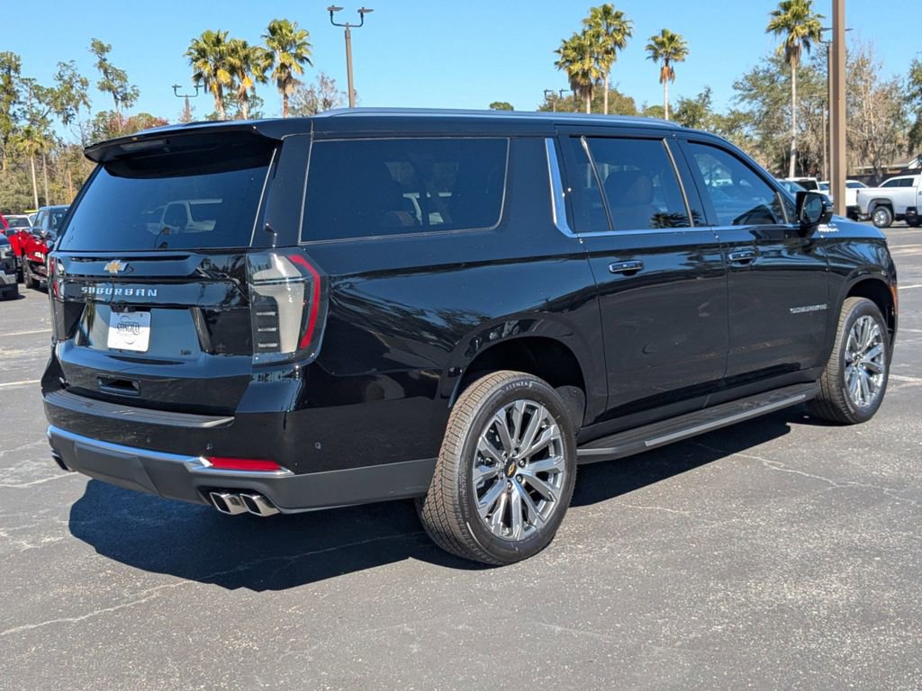 2025 Chevrolet Suburban High Country photo 4
