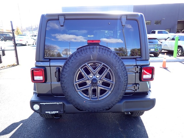 2025 Jeep Wrangler Sport S photo 4