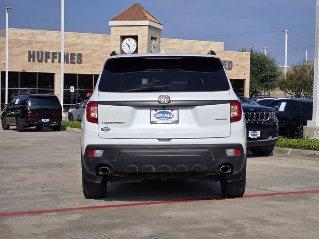 2021 Honda Passport Touring photo 3