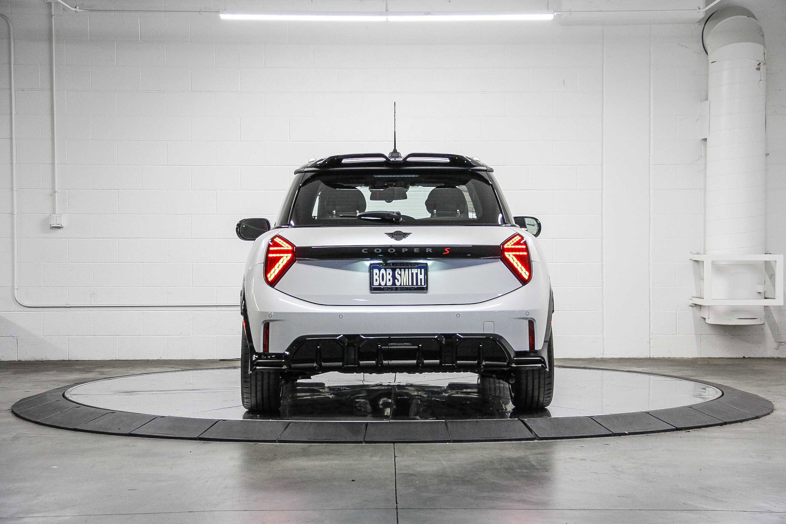 2026 Mini Cooper Hardtop S 2 Door Iconic photo 5
