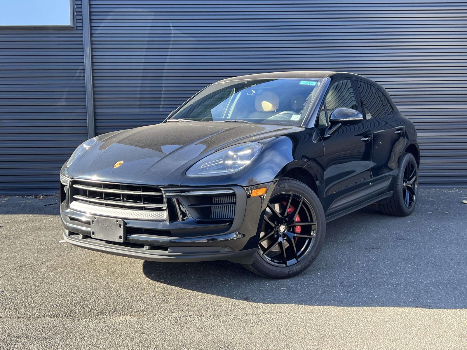 2022 Porsche Macan S's photo