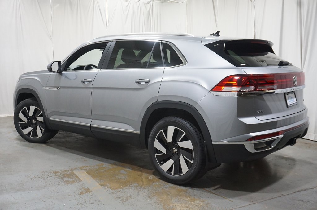 2026 Volkswagen Atlas Cross Sport SEL photo 3