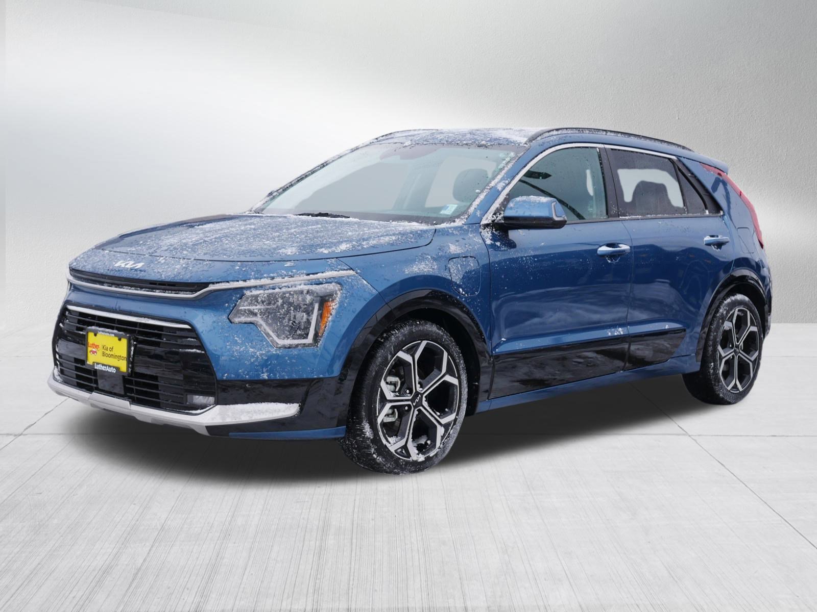 2023 Kia Niro Plug-In Hybrid SX Touring photo 3