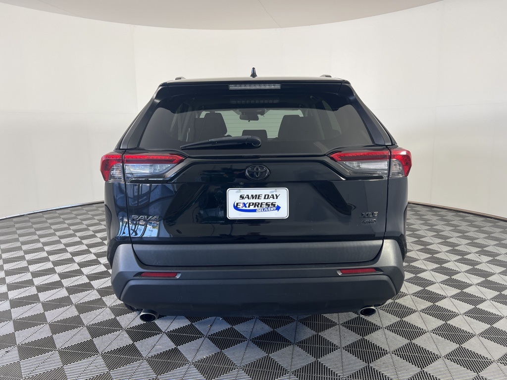 2019 Toyota RAV4 XLE photo 25
