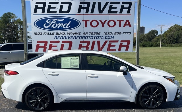 2025 Toyota Corolla SE's photo