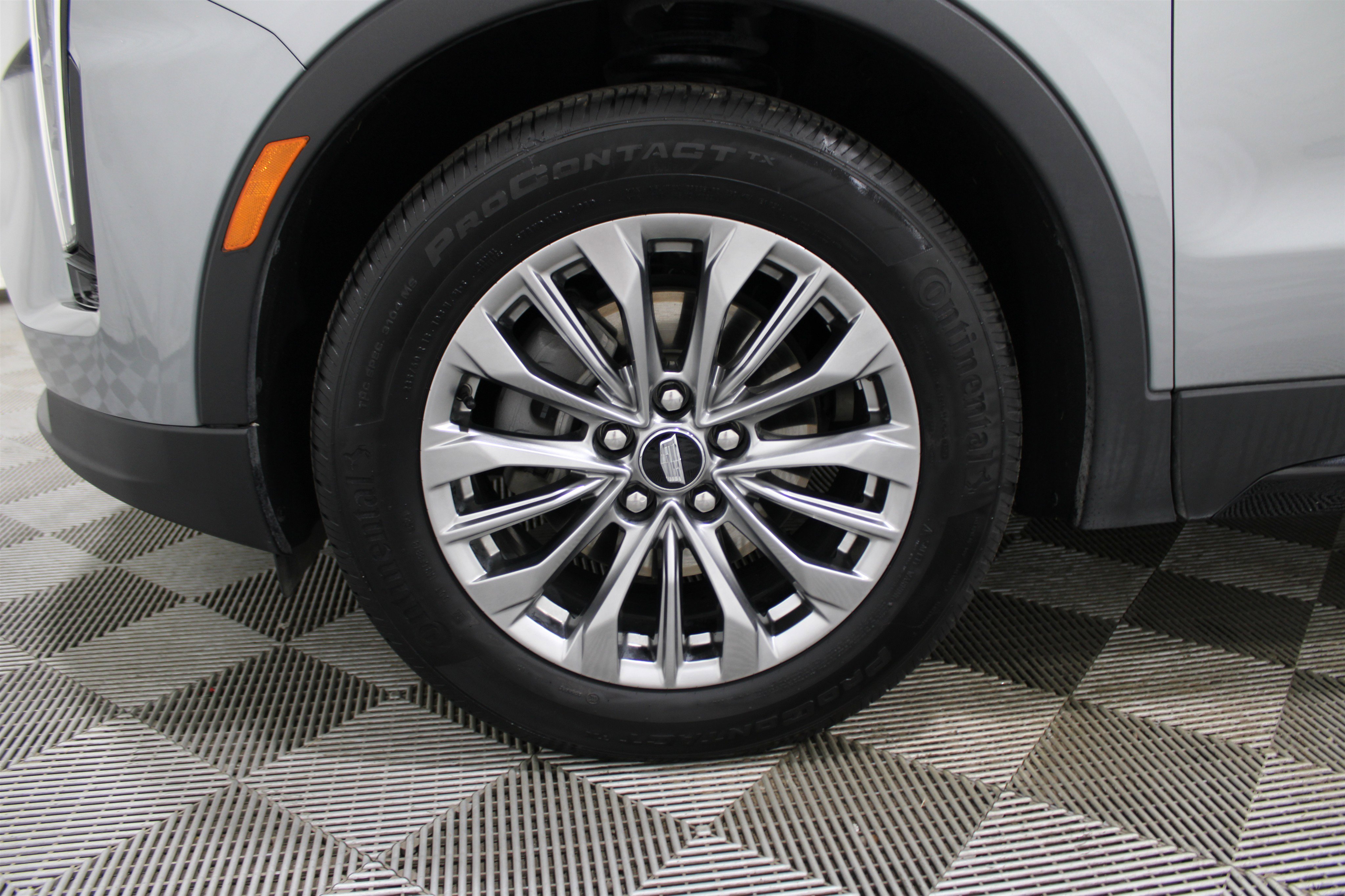 2025 Cadillac XT4 Premium Luxury photo 30