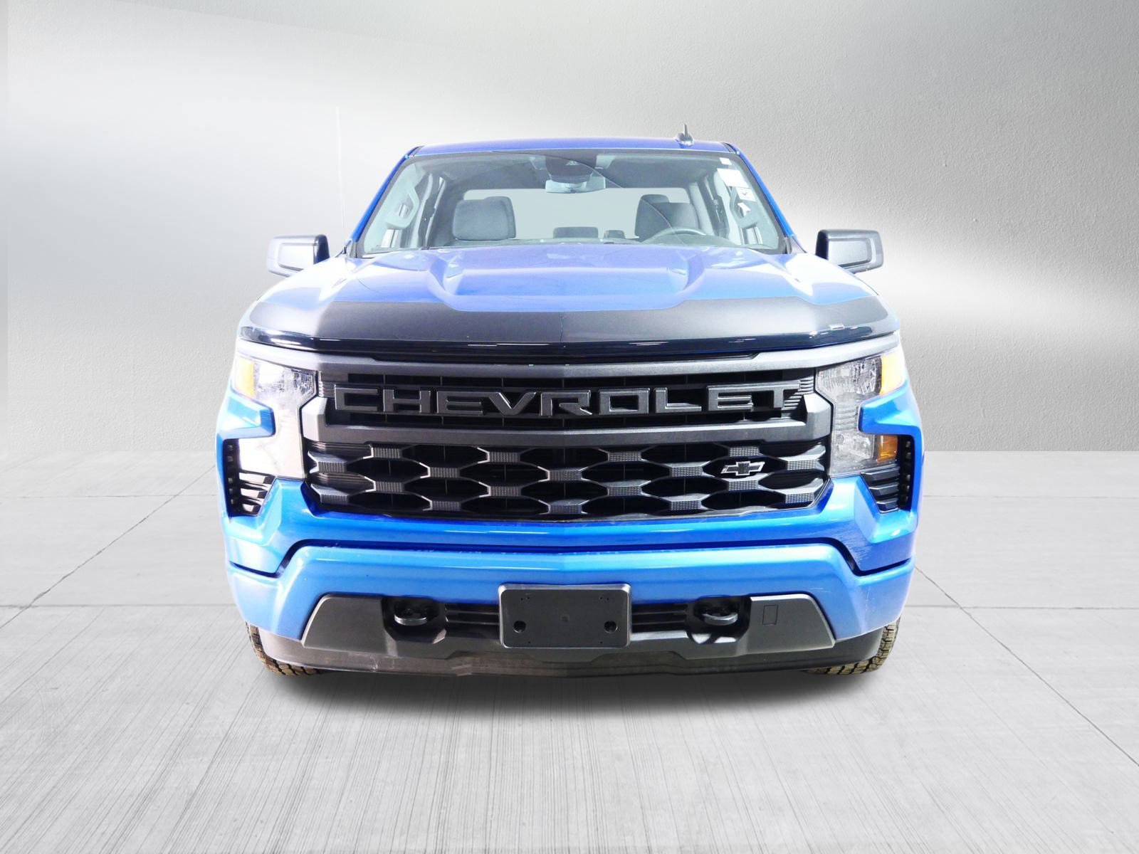 Used 2022 Chevrolet Silverado 1500 Custom with VIN 3GCPDBEK8NG627962 for sale in Brooklyn Center, Minnesota