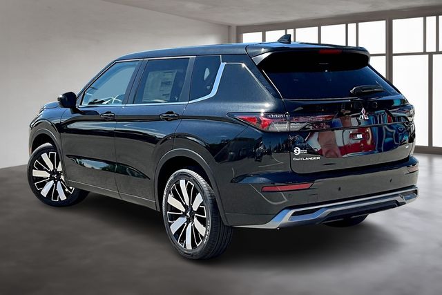 2025 Mitsubishi Outlander SE photo 4