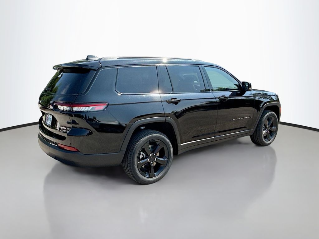 2025 Jeep Grand Cherokee Limited photo 2