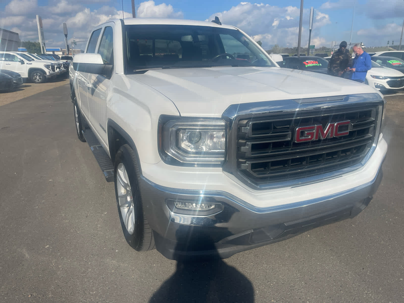2017 GMC Sierra 1500 SLE's photo