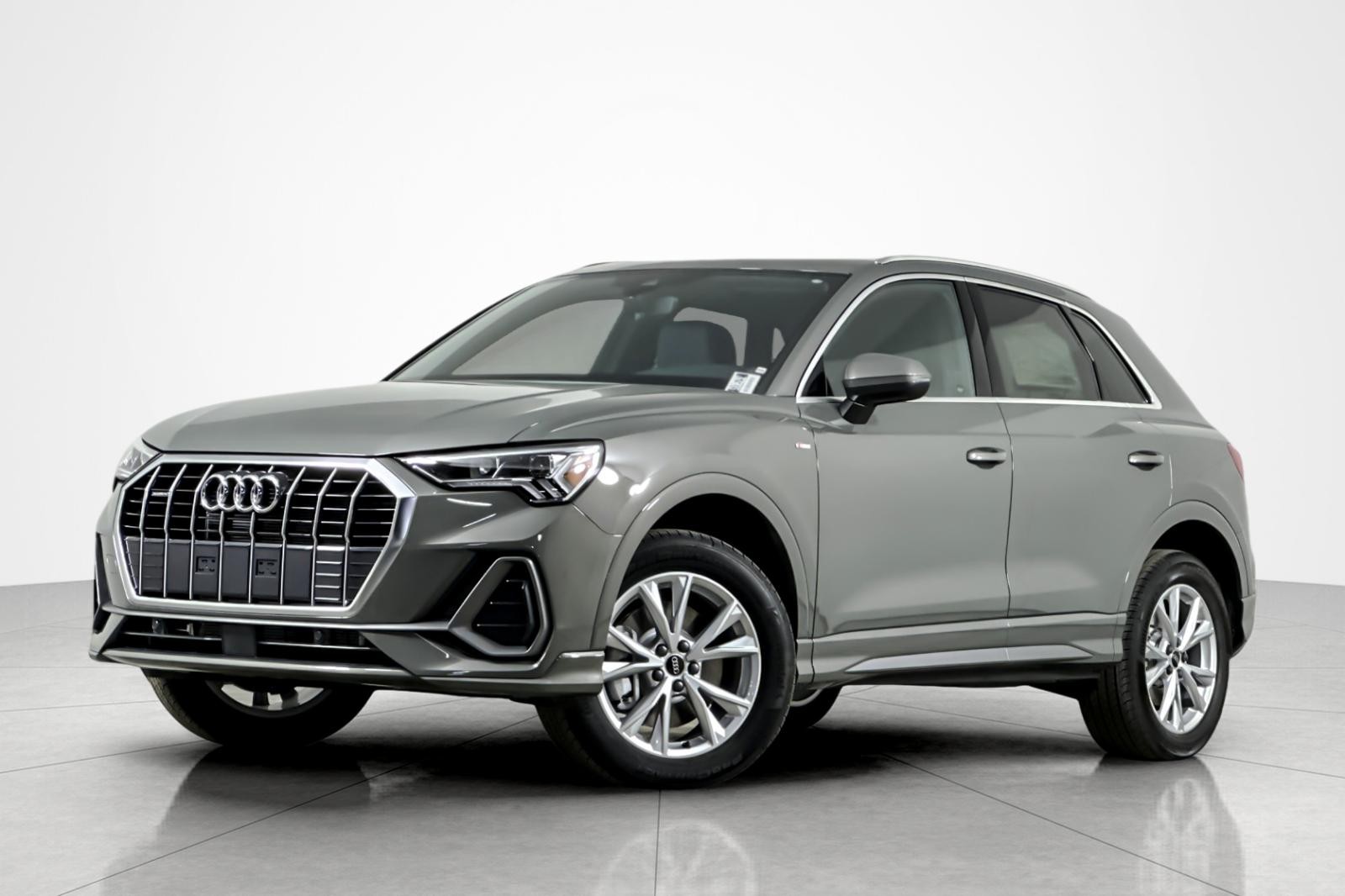 2025 Audi Q3 S Line Premium's photo