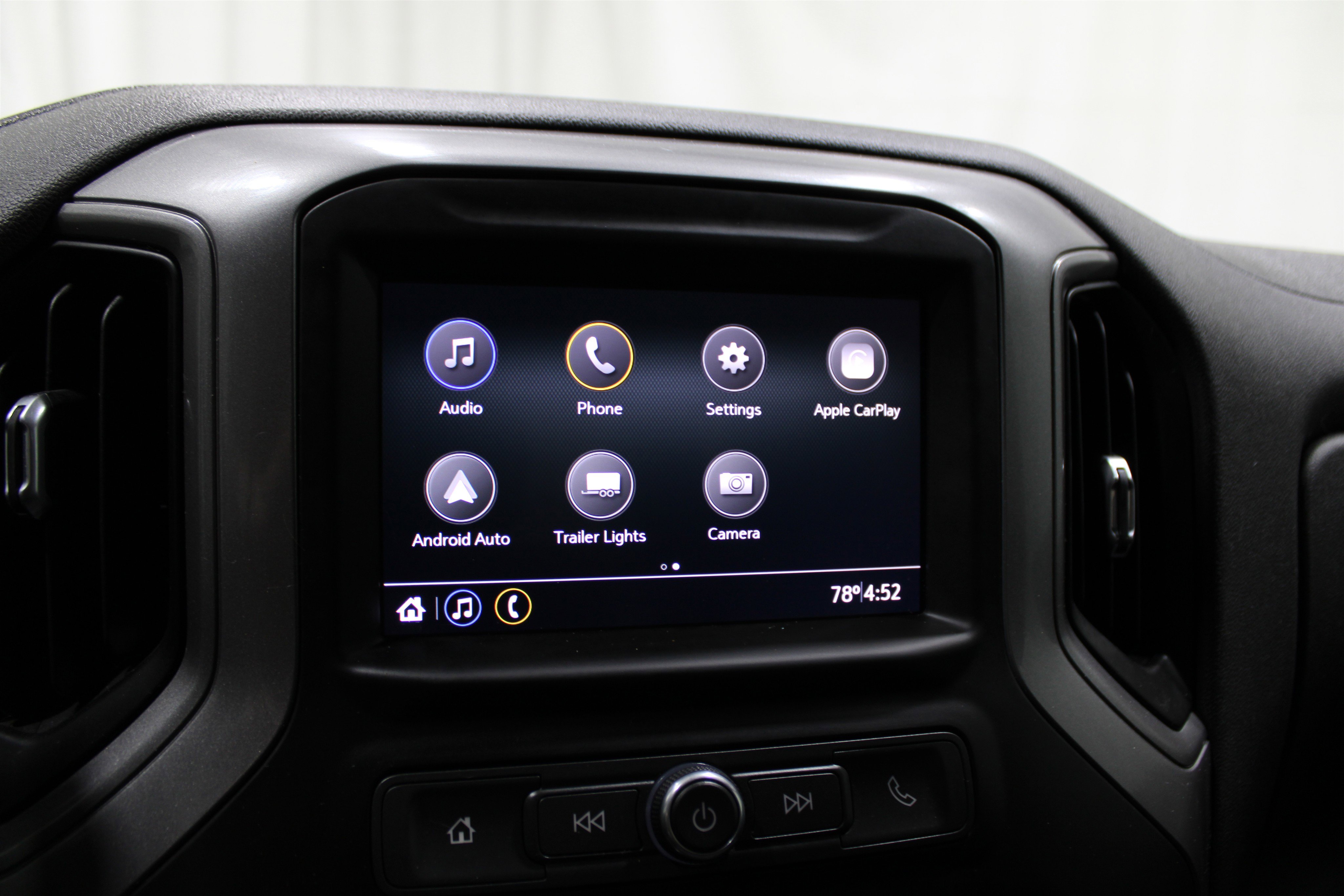 2020 Chevrolet Silverado 1500 Custom photo 11
