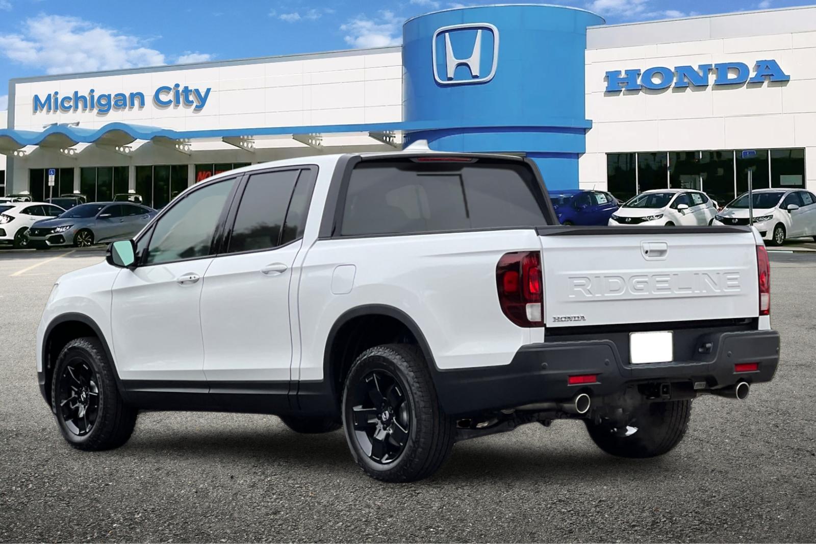 2025 Honda Ridgeline Black Edition photo 3