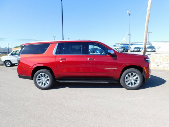 2025 Chevrolet Suburban Premier photo 2