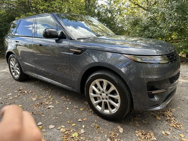 2025 Land Rover Range Rover Sport SE photo 3