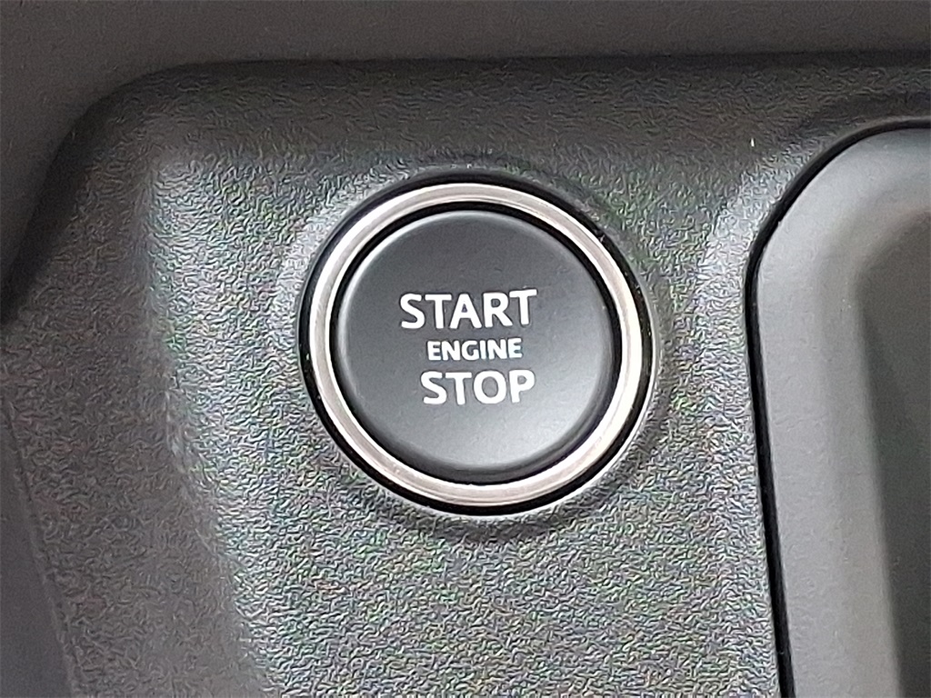 2025 Land Rover Defender 110 S photo 15