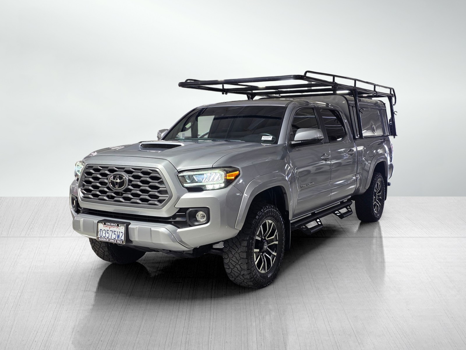 2020 Toyota Tacoma TRD Sport photo 3