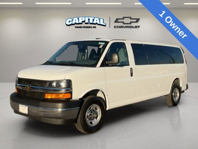 2024 Chevrolet Express Passenger LT's photo