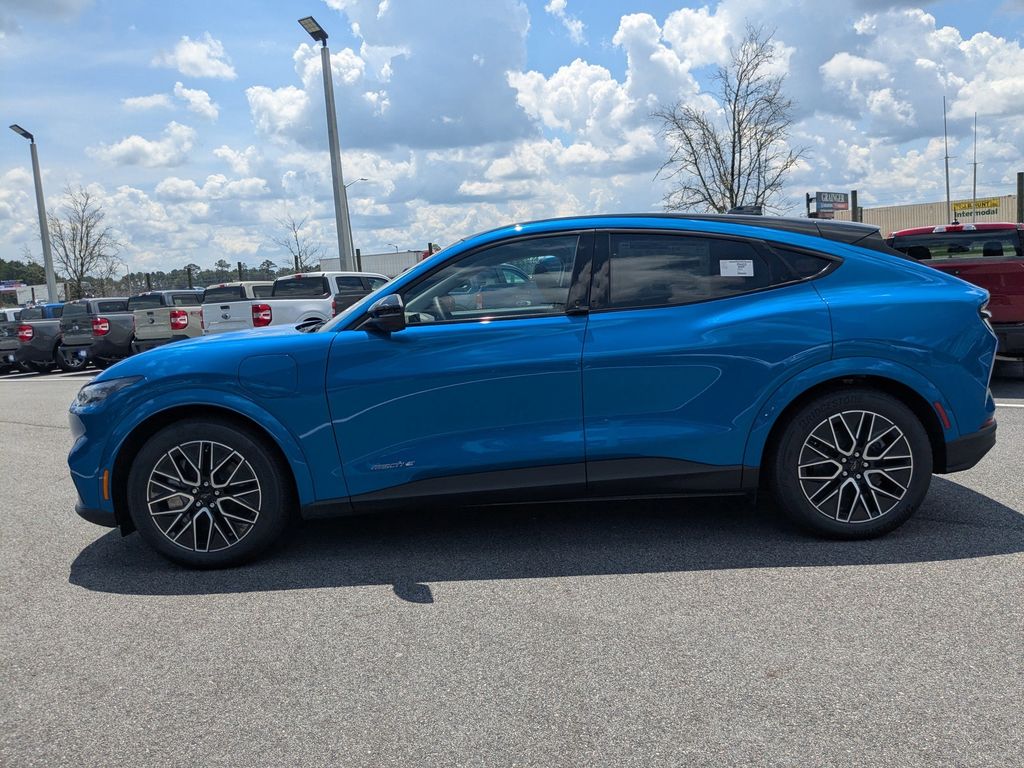 2025 Ford Mustang Mach-E Premium photo 7