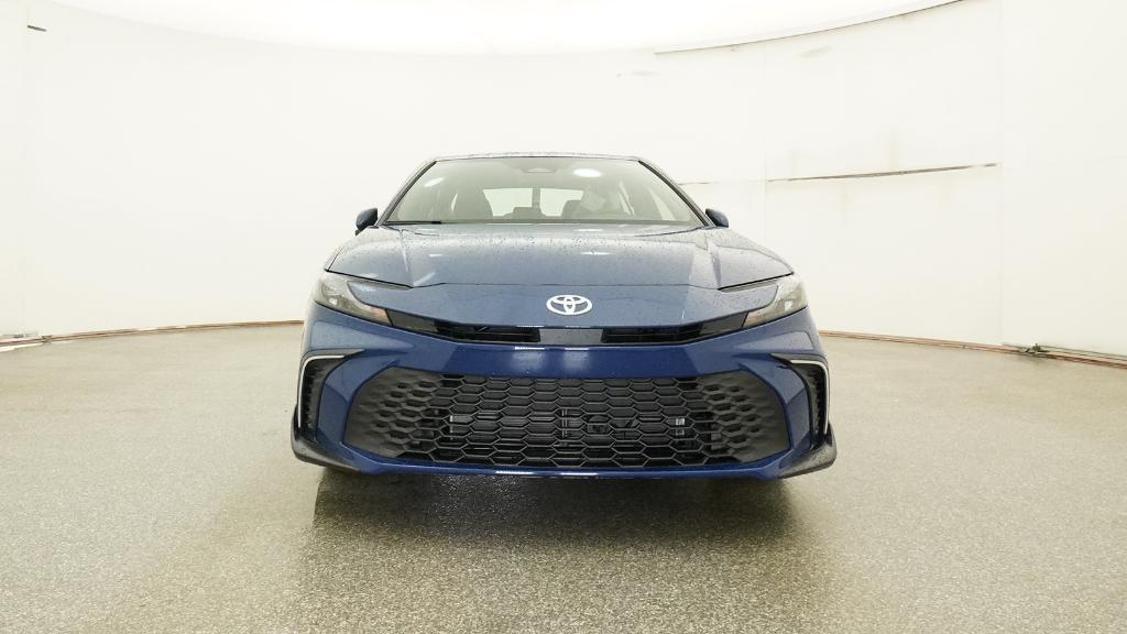 2025 Toyota Camry SE photo 3