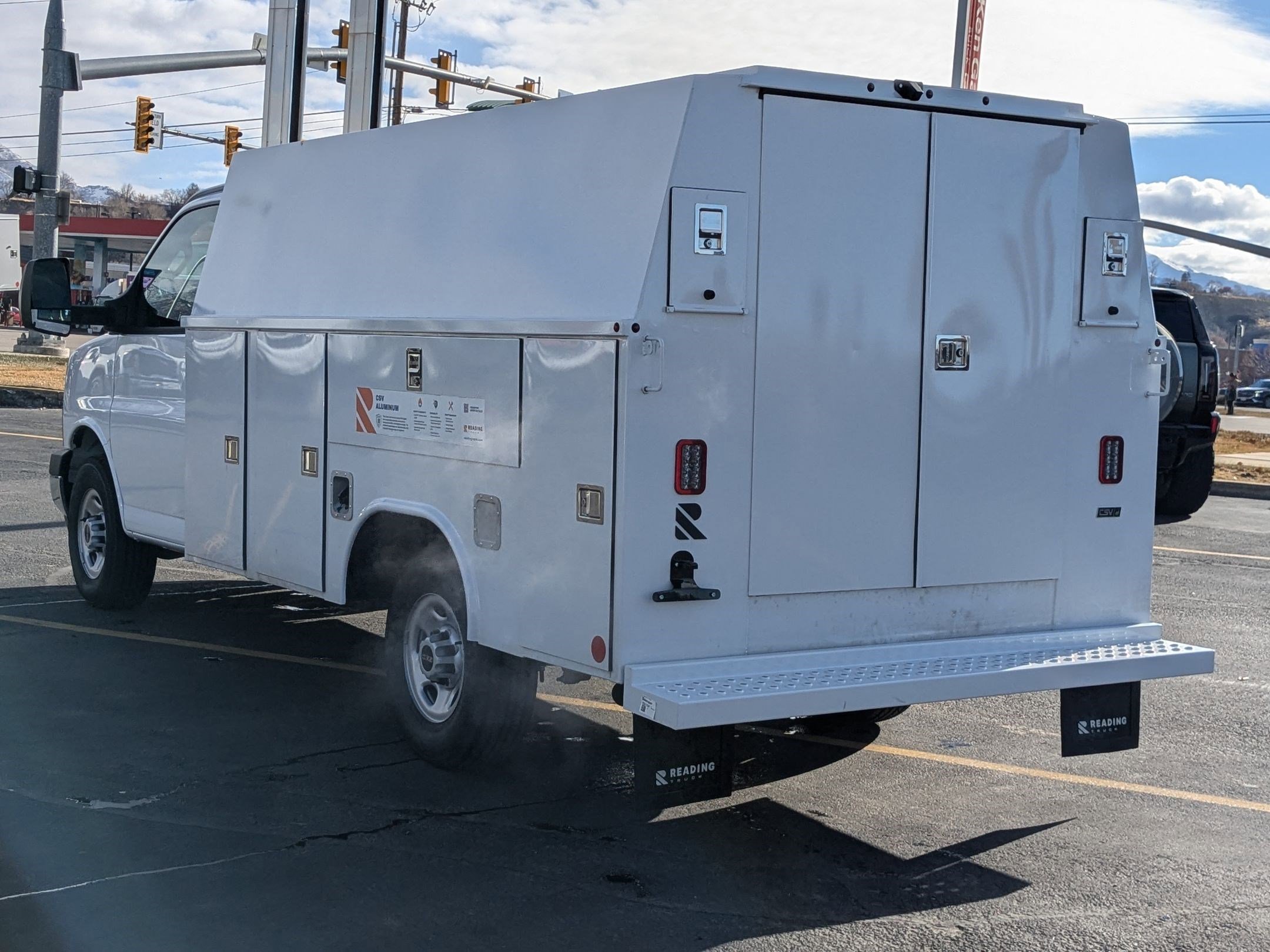 2025 Gmc Savana Cutaway 3500 photo 5