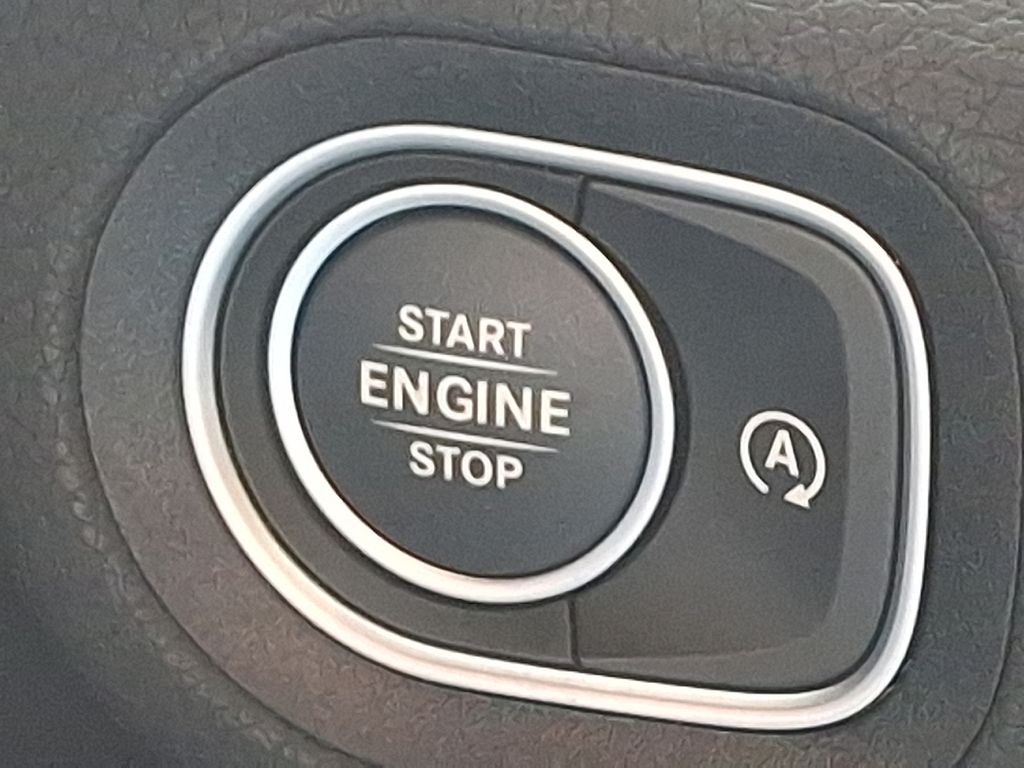 2025 Mercedes Benz GLS 450 4MATIC photo 23
