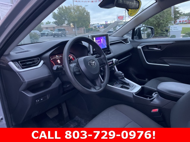 2024 Toyota RAV4 XLE photo 4