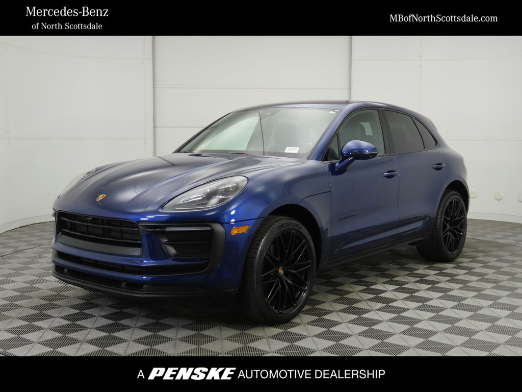 2022 Porsche Macan Base's photo