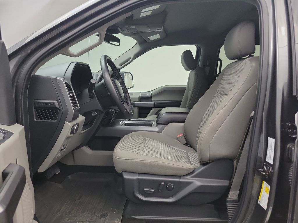 2019 Ford F-150 XLT photo 4