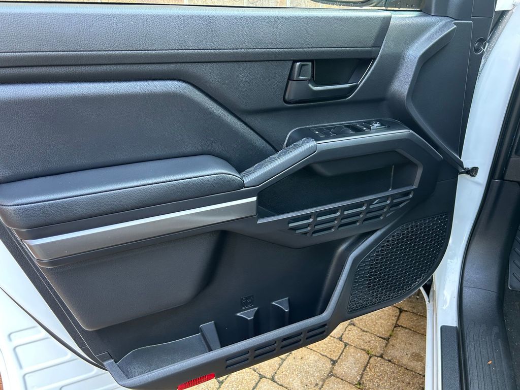 2024 Toyota Tacoma SR5 photo 12