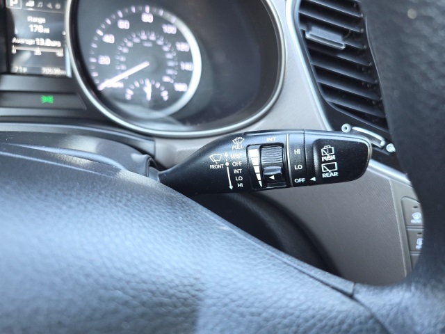 2017 Hyundai Santa Fe SE photo 11