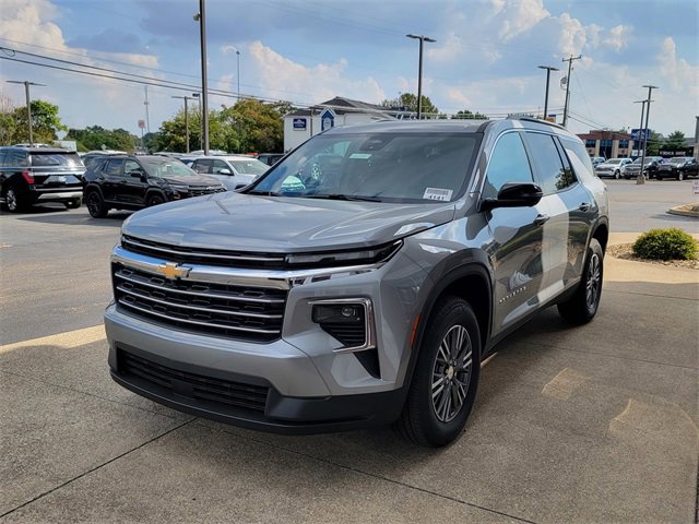 2026 Chevrolet Traverse photo 3